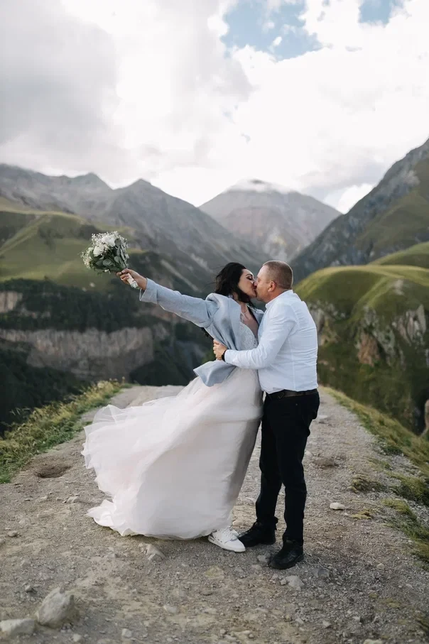 Weddings in the mountains of Georgia for foreigners