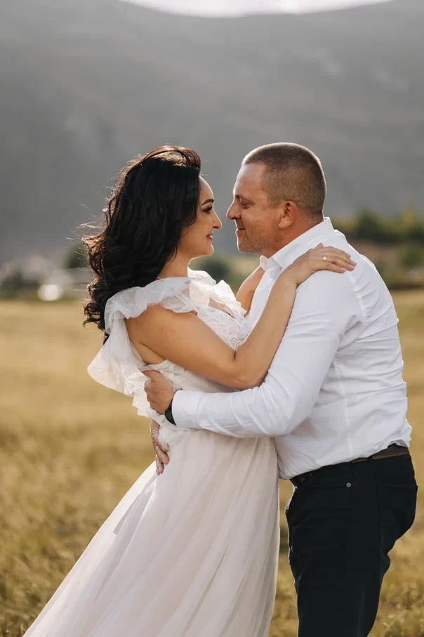 Wedding photo shoot with a view of the mountains in Georgia