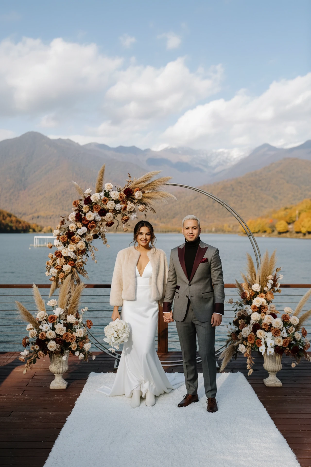 Свадьба на озере для двоих в Грузии