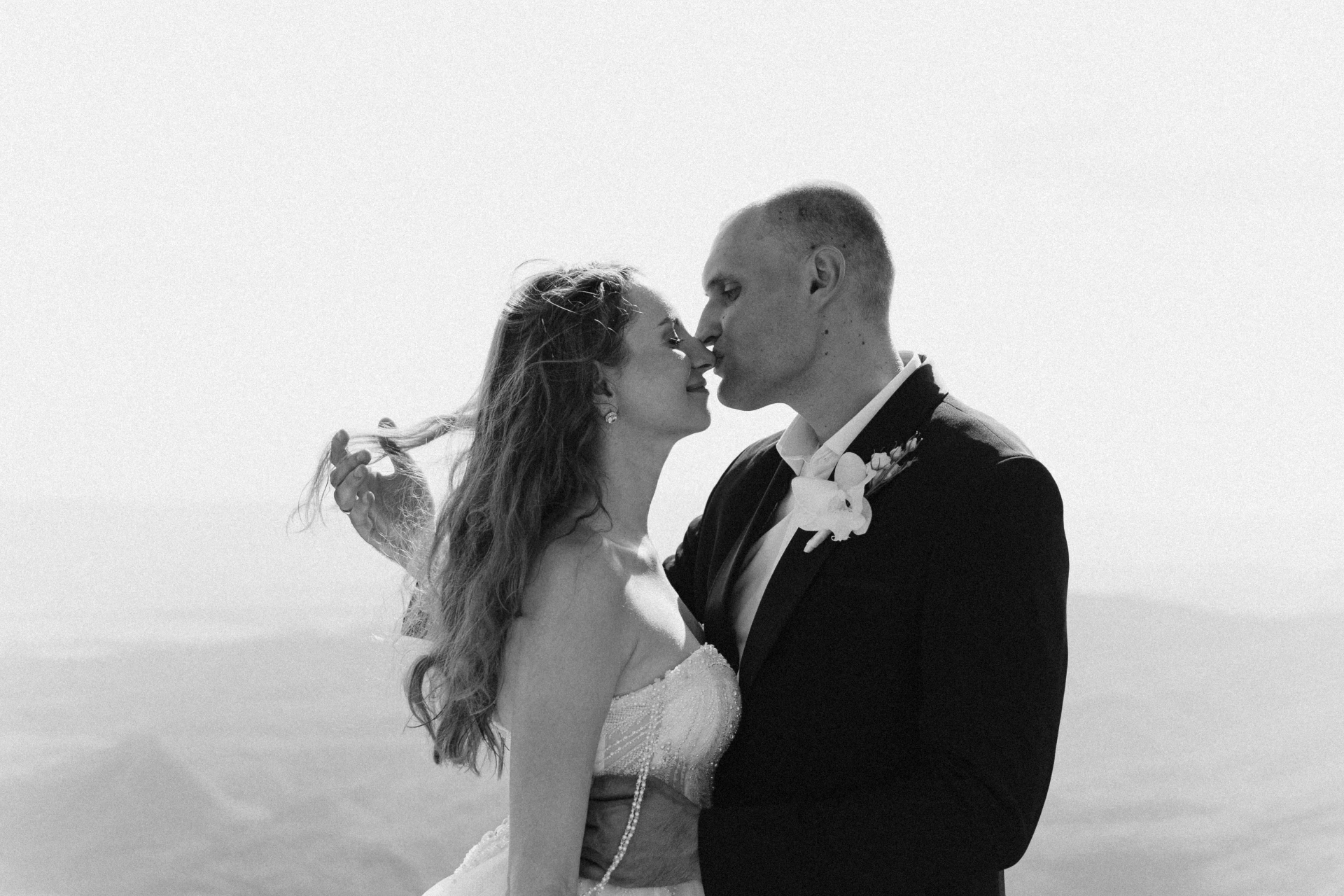 Wedding photoshoot in Tbilisi in summer