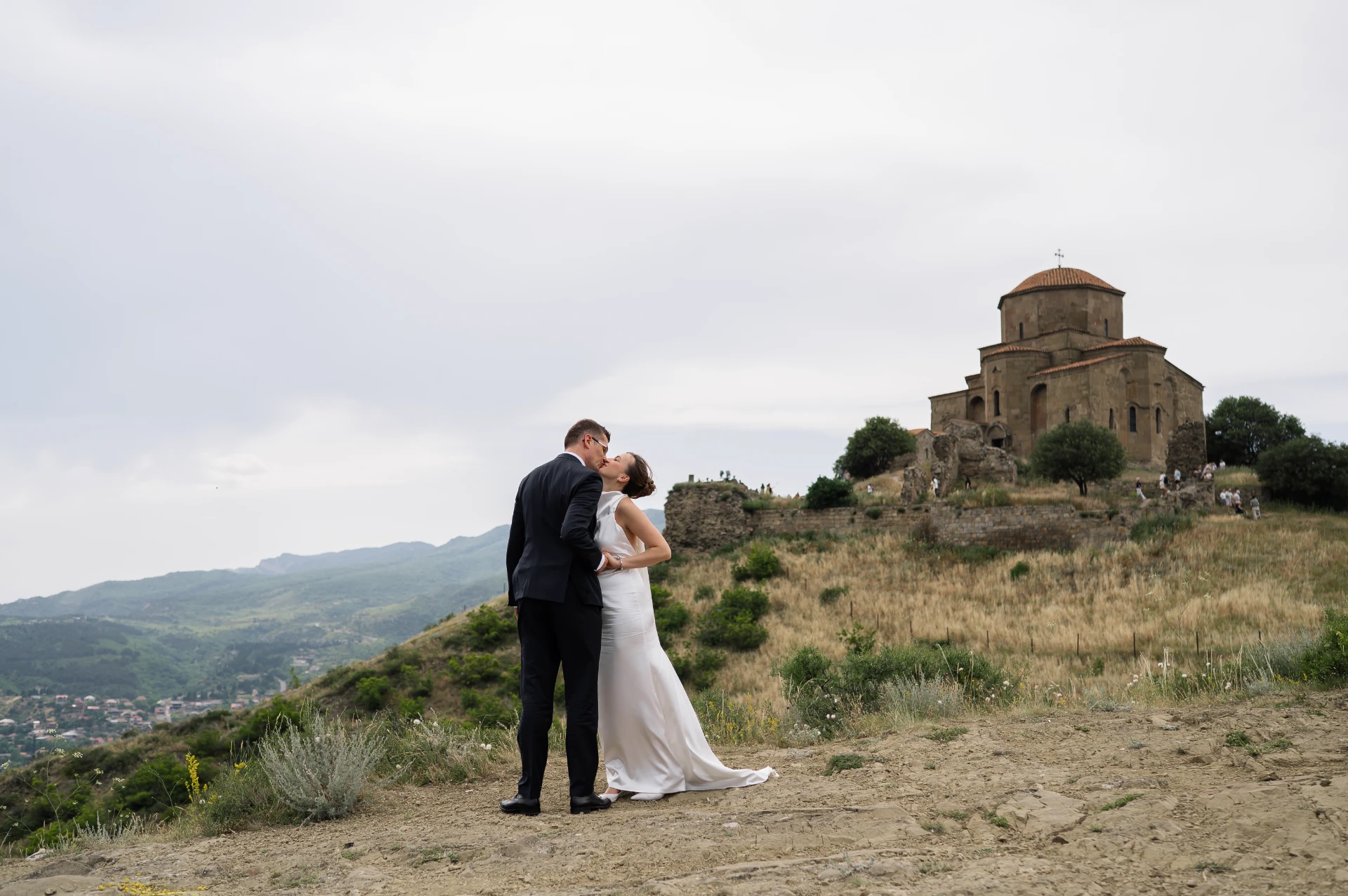 Wedding of a foreign couple in the mountains of Gudauri Georgia