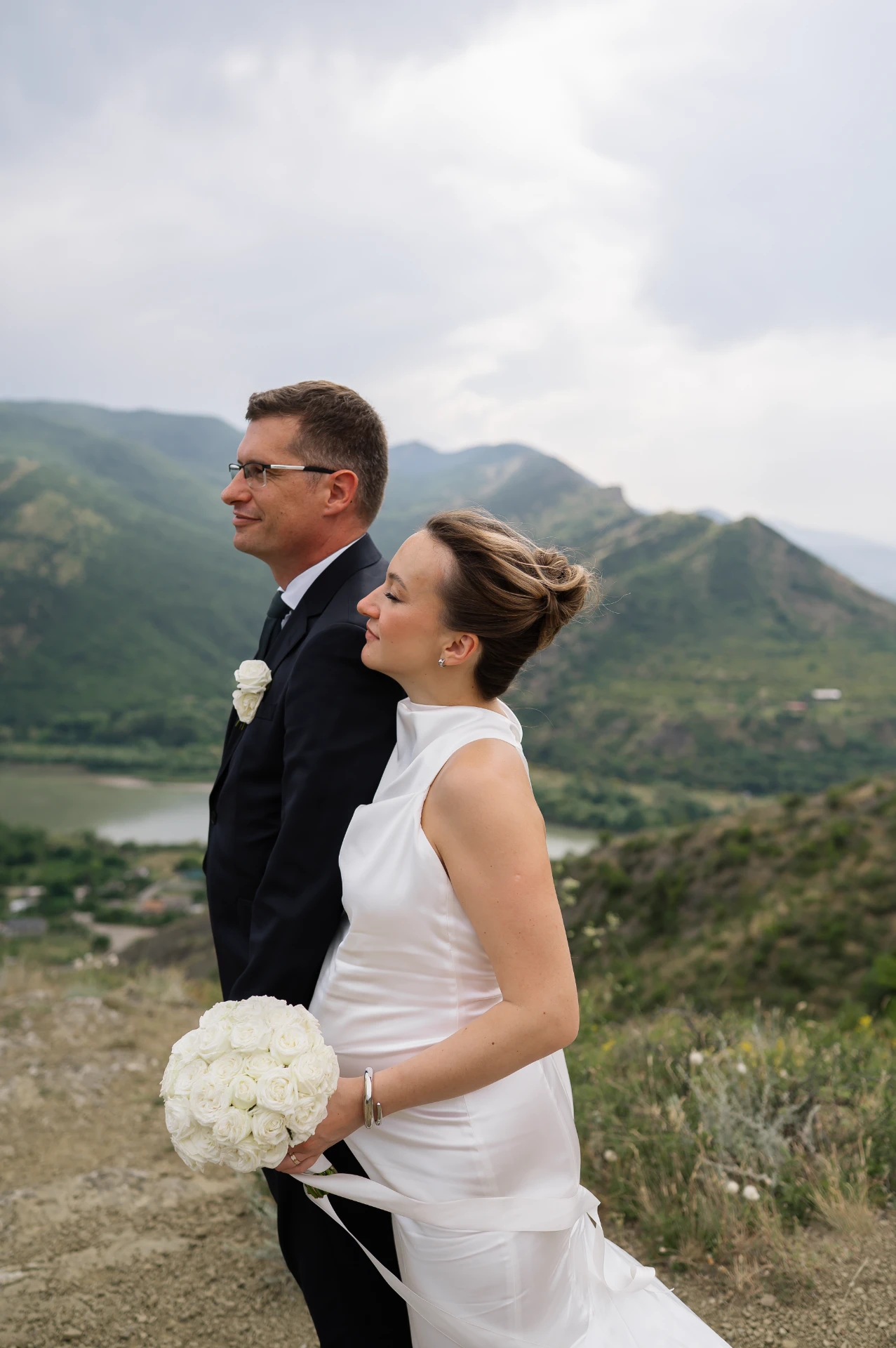 Wedding in the mountains of Gudauri for a foreign couple with a photo shoot