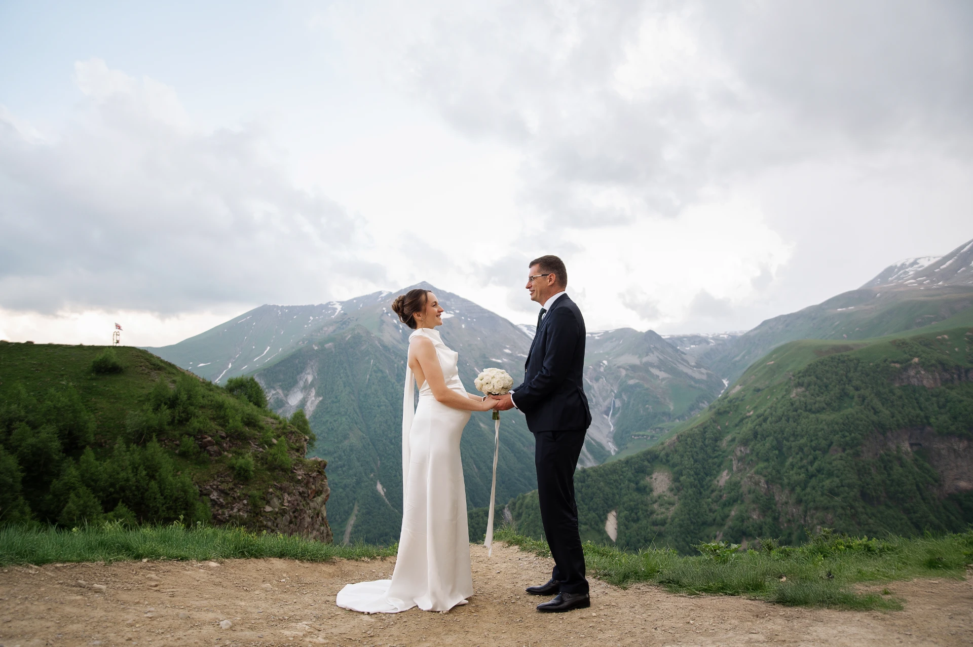 Organization of a wedding ceremony for foreigners in the mountains of Gudauri