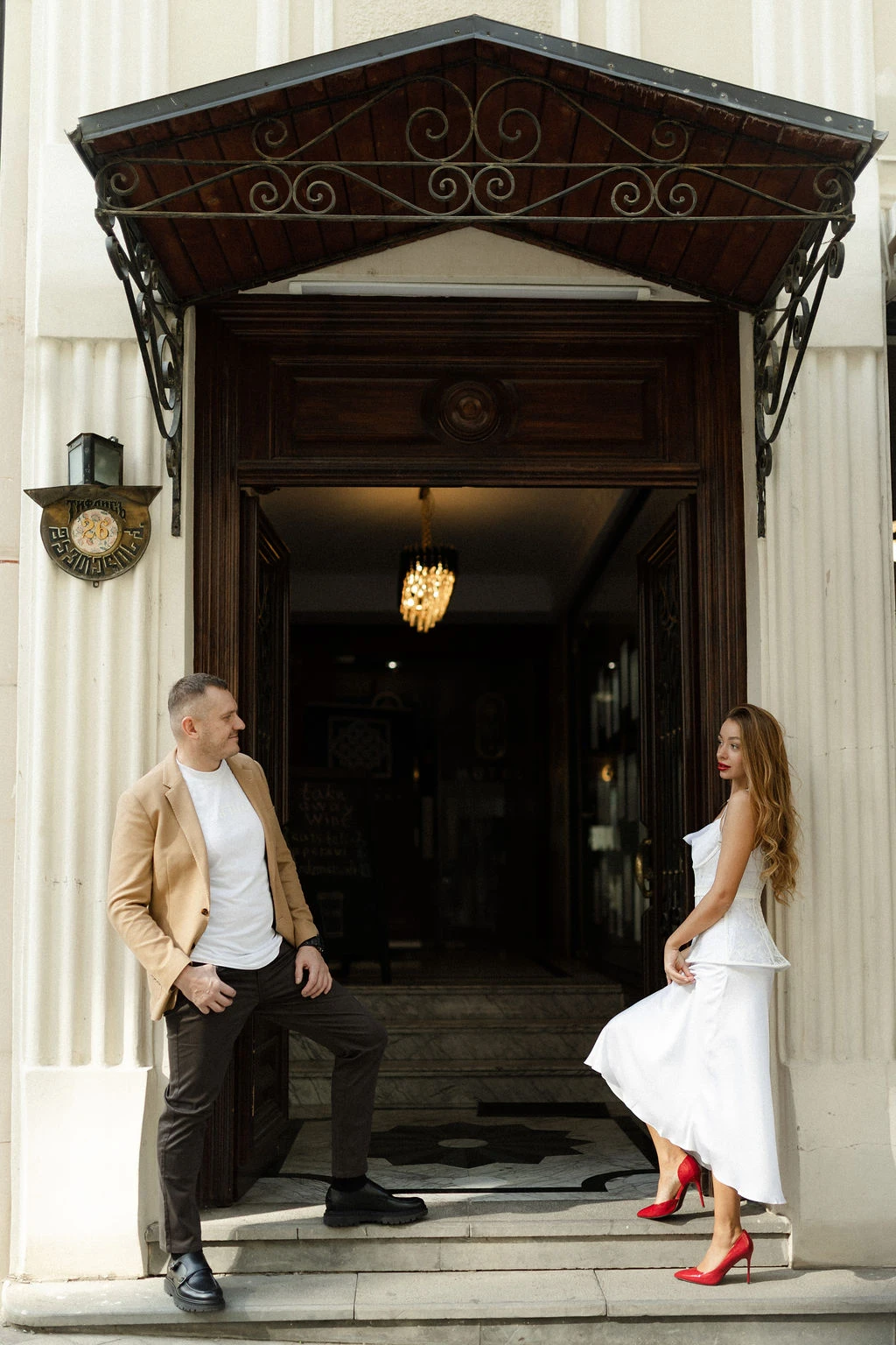 Autumn wedding atmosphere in Tbilisi for foreigners