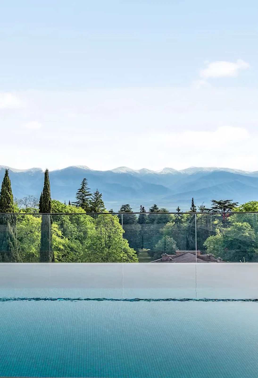 Is it possible to organize a wedding at Tsinandali Radisson Collection in Georgia