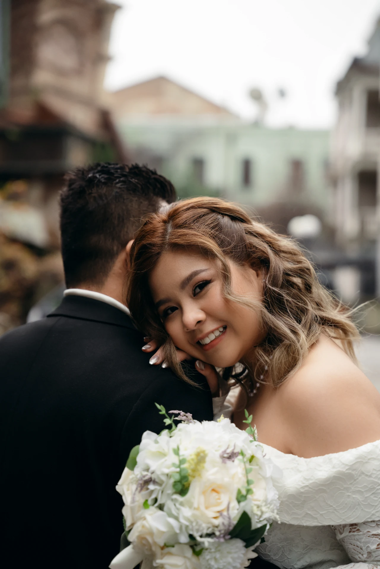 Wedding photoshoot in Tbilisi for foreigners