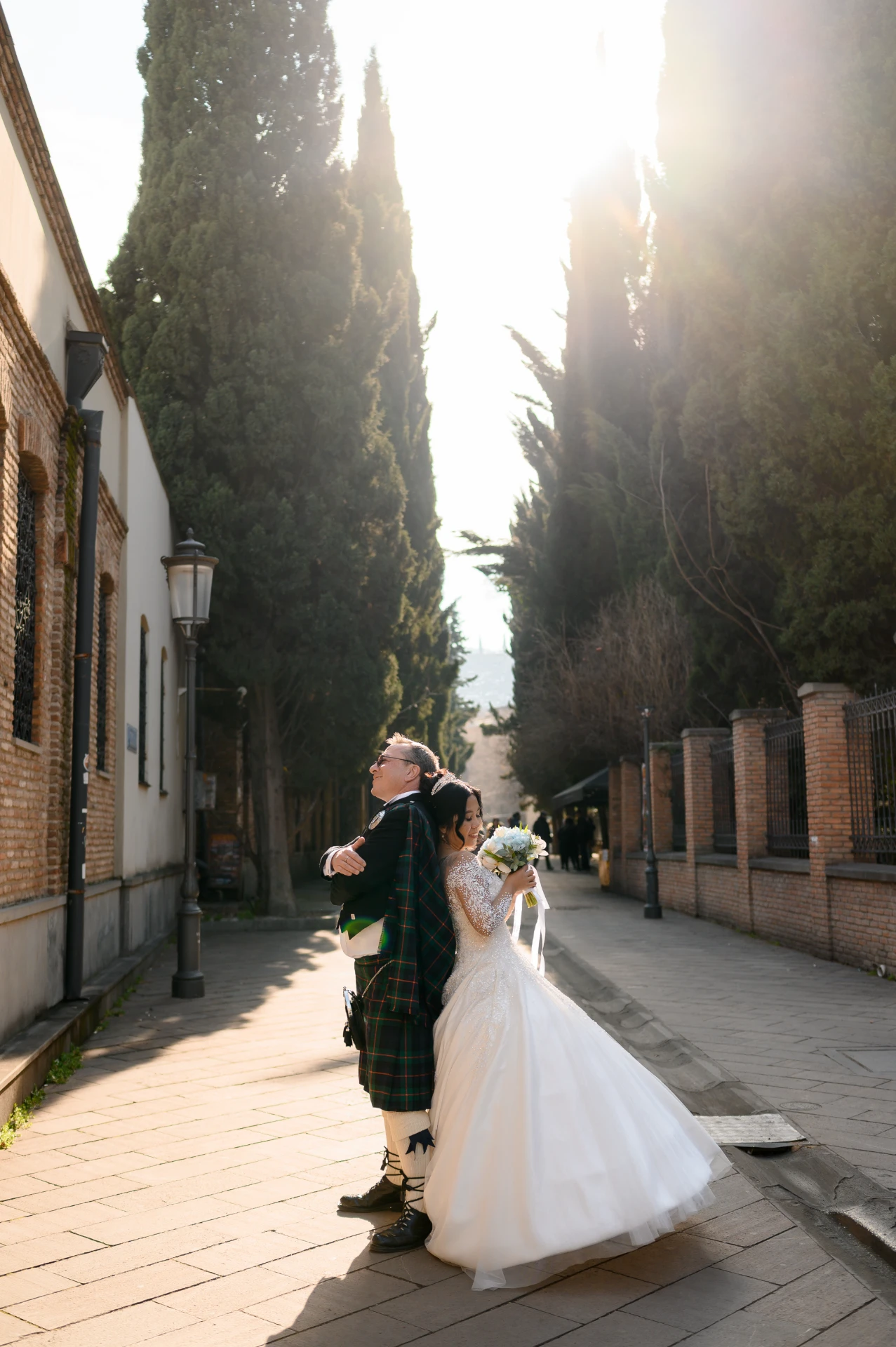 winter wedding photoshoot in Tbilisi for foreigners