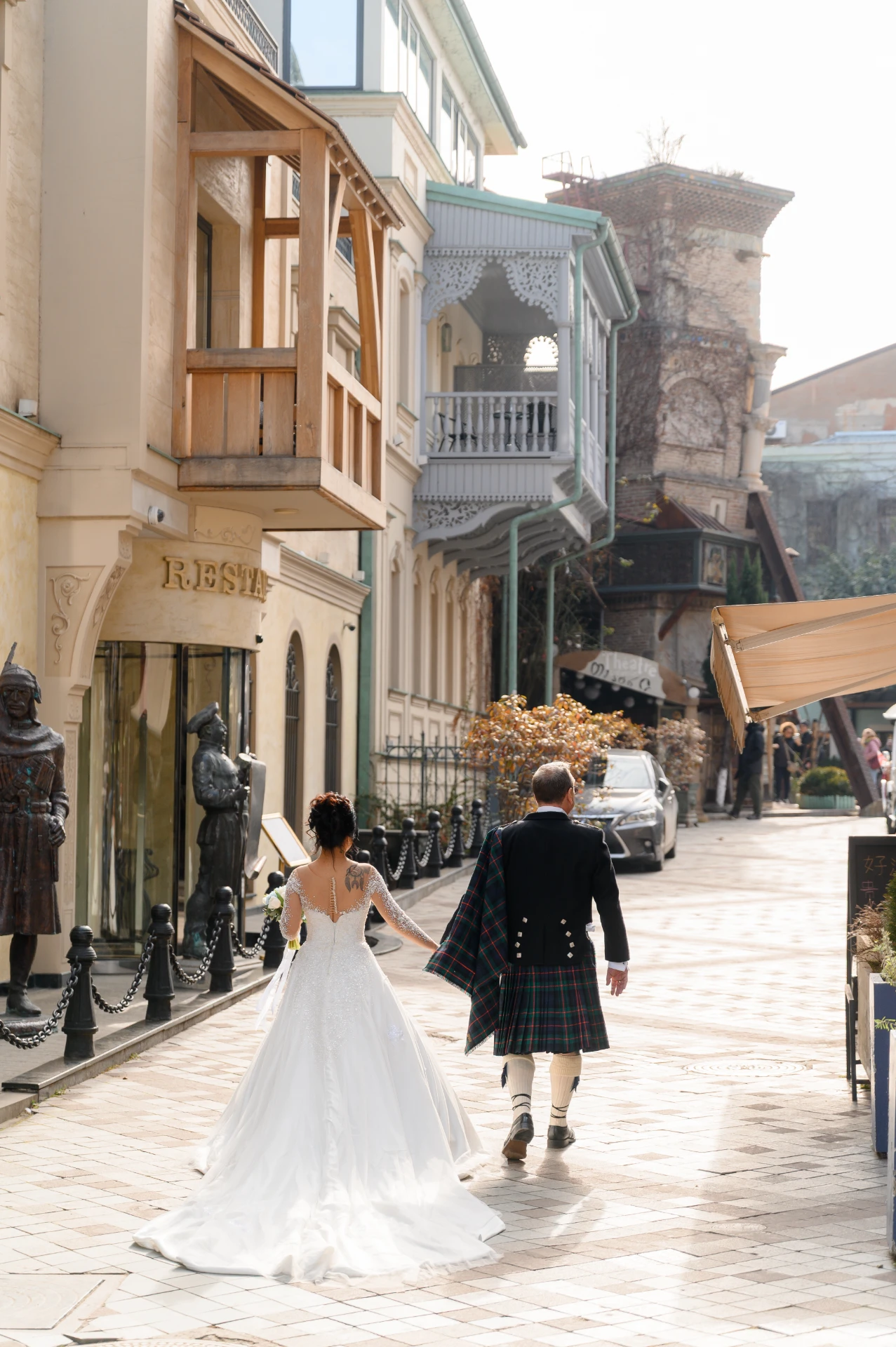 wedding photoshoot in Georgia for foreign couples