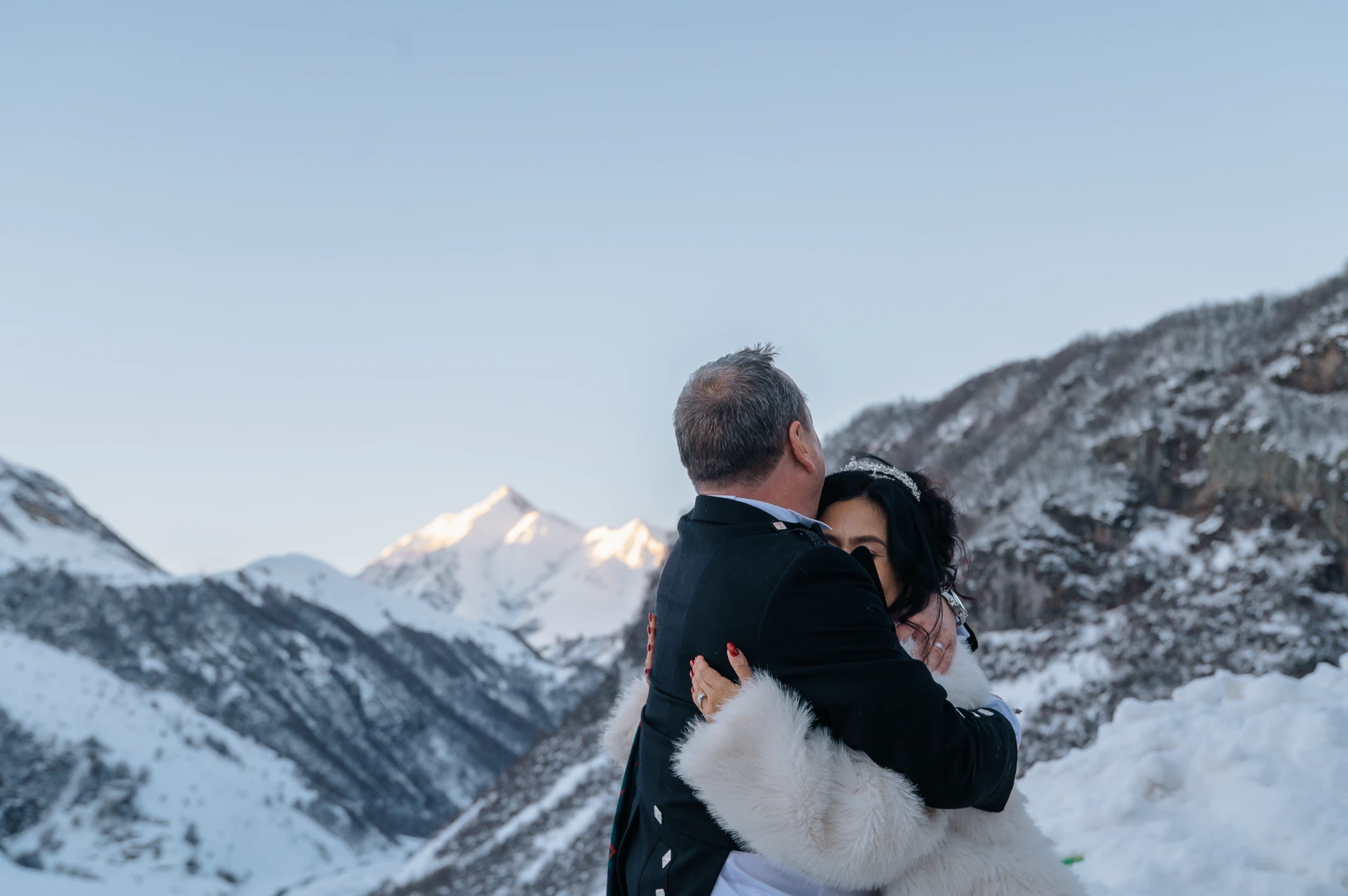 wedding organization in the mountains in winter in Georgia for foreigners